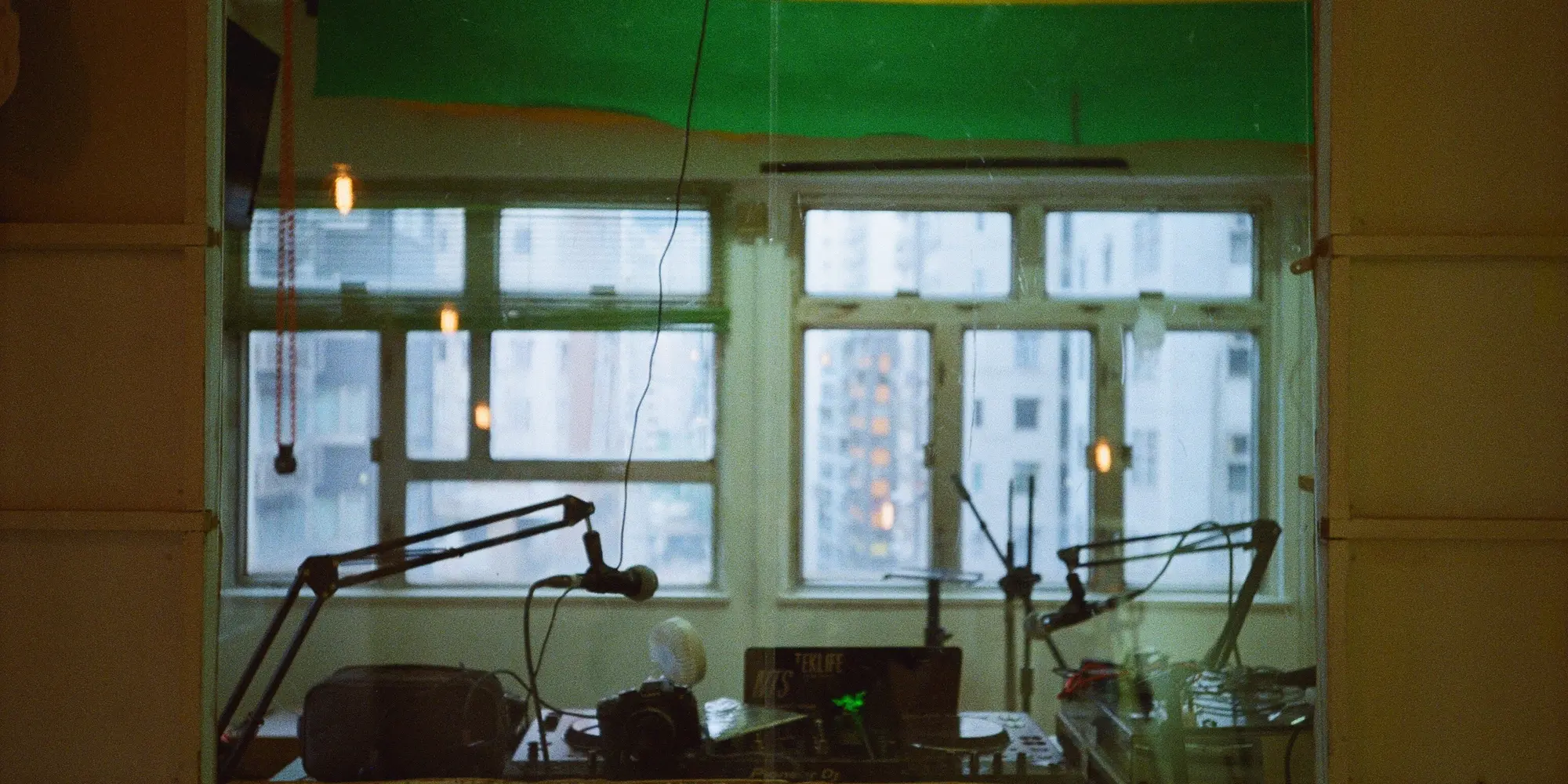 Cover Image for Radio Romantica: a Hong Kong Love Letter